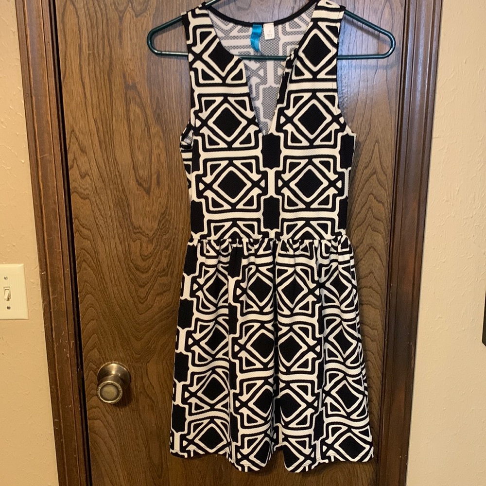 Buttons Black and Cream Sleeveless Dress, Small